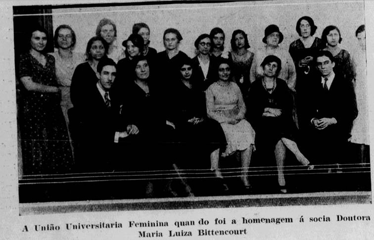 Maria Luiza, sentada, de roupa clara, entre Carmen Portinho e BErtha Lutz/ Para Todos, 19 de setembro de 1931