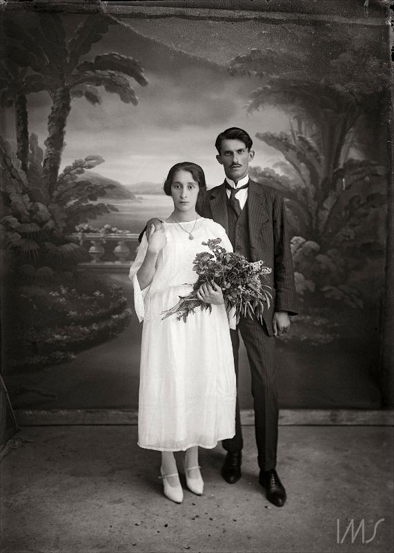 Chichico Alkmim. Retrato de casal, década de 1920. Diamantina, Minas Gerais / Acervo IMS