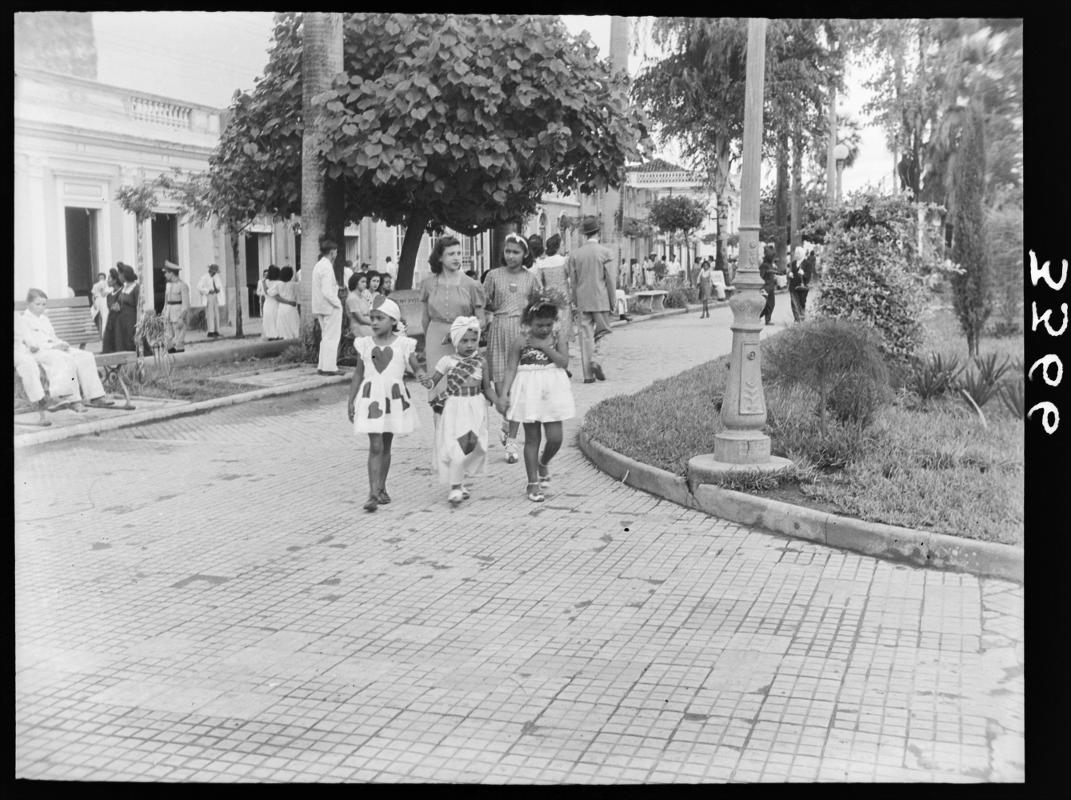 Carnaval em Cuiabá, 20 de fevereiro de 1944. Cuiabá, Mato Grosso / Acervo Casa de Oswaldo Cruz