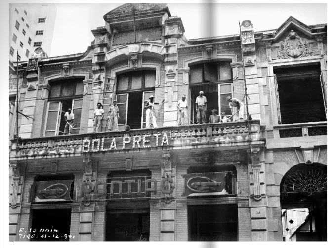 Sede do Cordão da Bola Preta, na Rua 13 de maio, 31 de dezembro de 1941. Rio de Janeiro, RJ / 