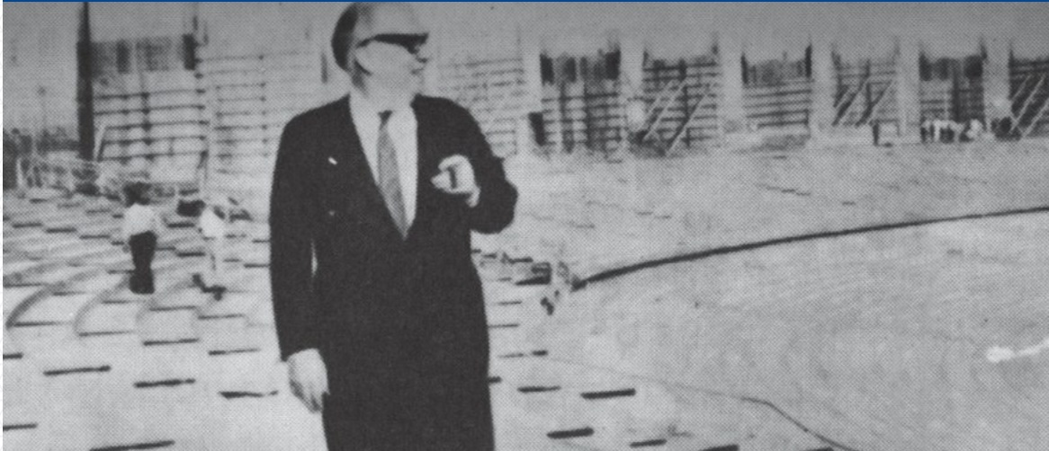 Mario Filho (1966), no Maracanã, em 1949 ou 1950 / Portal dos Jornalistas